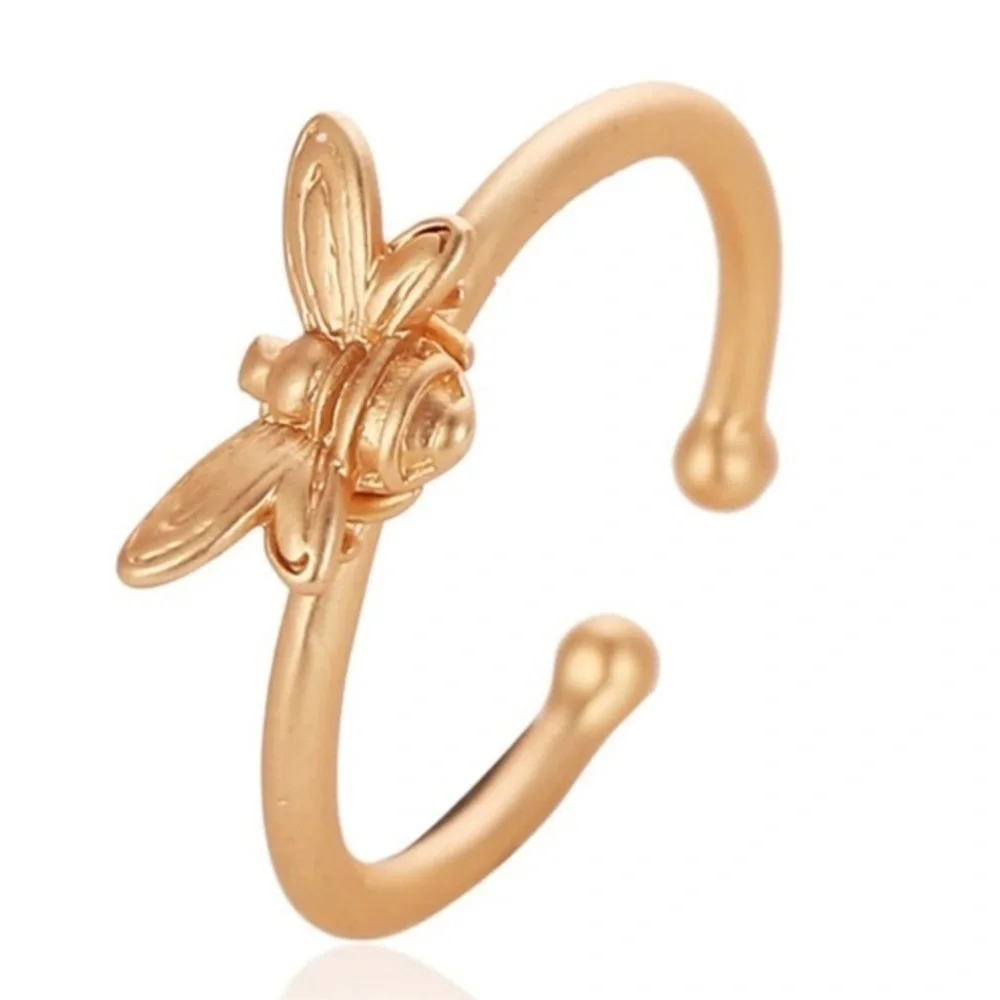 3/$30 🐝 Bumble Bee ring